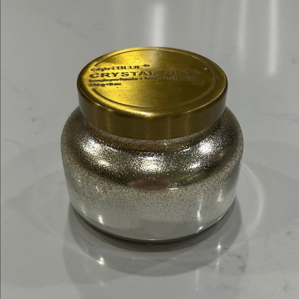 Capri Blue Crystal Pine 8 oz candle - Picture 2 of 5